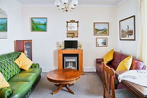 Host Stay Freshwater River View