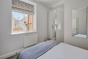 Host Stay Brooklands Timeless