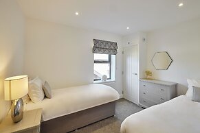 Host Stay Beach Pad