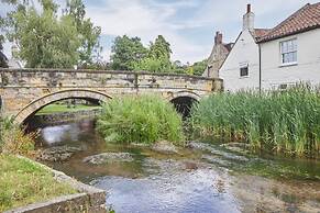 Host Stay Beckside