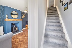 Host Stay Castle View Cottage