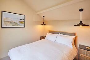 Host Stay No 33