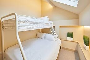 Host Stay No 33