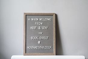 Host Stay Dove Cottage