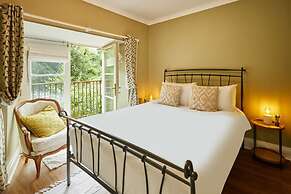 Host Stay River View Cottage