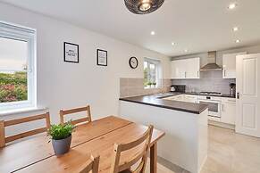 Host Stay Cayton Bay Cottage