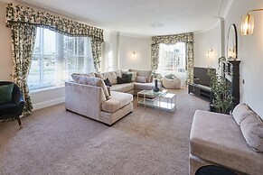 Host Stay Silton Hall