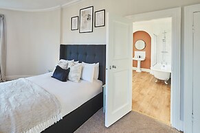 Host Stay Silton Hall