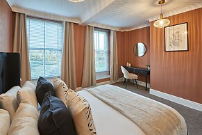 Host Stay Silton Hall