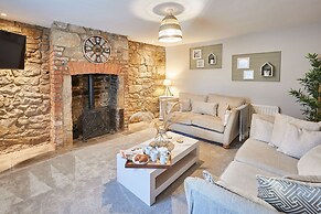 Host Stay Sion Hall Cottage