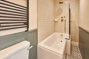 Host Stay Flora