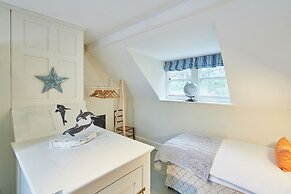 Host Stay 1 Coastguard Cottages
