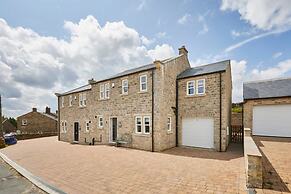 Host Stay Clackgill Cottage
