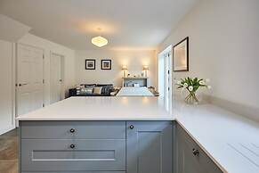 Host Stay Clackgill Cottage