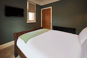 Host Stay Fauna
