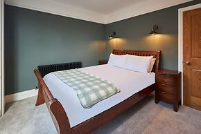 Host Stay Fauna