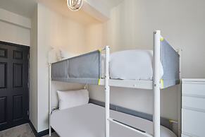 Host Stay Darcey House