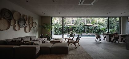 Black Villas Canggu Beach by OXO