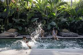 Black Villas Canggu Beach by OXO