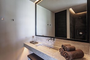 Black Villas Canggu Beach by OXO