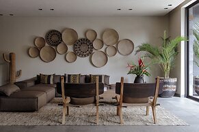 Black Villas Canggu Beach by OXO