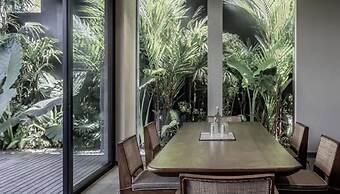 Black Villas Canggu Beach by OXO