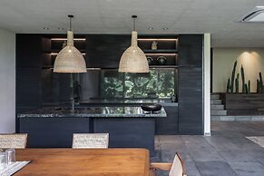Black Villas Canggu Beach by OXO