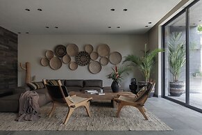 Black Villas Canggu Beach by OXO