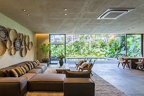 Black Villas Canggu Beach by OXO