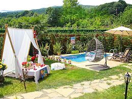 Teona Kartepe Bungalov