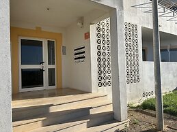 Poolside Apartment with 2 bedrooms, patio and BBQ
