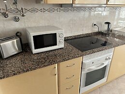 Poolside Apartment with 2 bedrooms, patio and BBQ