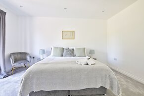 Spacious Apartments with Private Parking