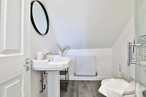 Spacious Apartments with Private Parking