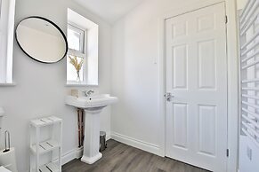 Spacious Apartments with Private Parking