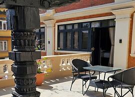Central Courtyard - Heritage Hötel & Artisan Café