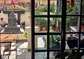Central Courtyard - Heritage Hötel & Artisan Café