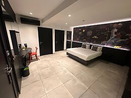 So City Hotel
