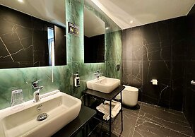 So City Hotel