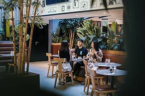So City Hotel