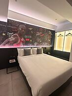 So City Hotel
