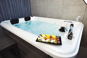 So City Hotel