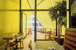 So City Hotel