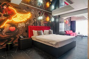 So City Hotel