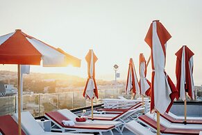 So City Hotel