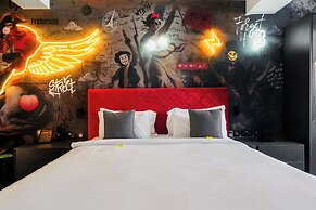 So City Hotel