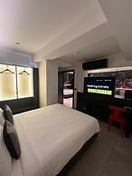 So City Hotel