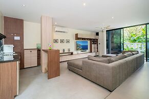Grand Villa Cedrix in the Green Paradise