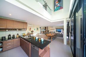Grand Villa Cedrix in the Green Paradise