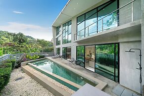 Grand Villa Cedrix in the Green Paradise